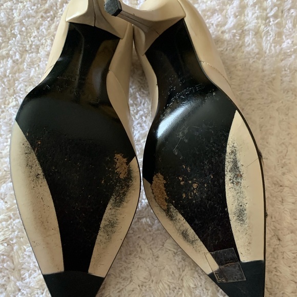 Elman ivory and black designer pumps 8.5 - Picture 4 of 4